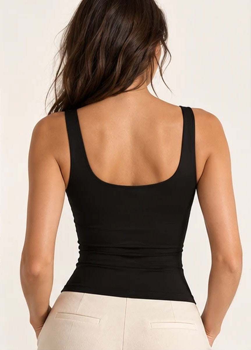 Back view of the Shaper Tank showing the wide straps